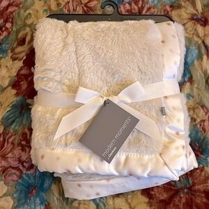 Brand New Modern Moments by Gerber Plush Baby Blanket w/ Satin Trim Neutral